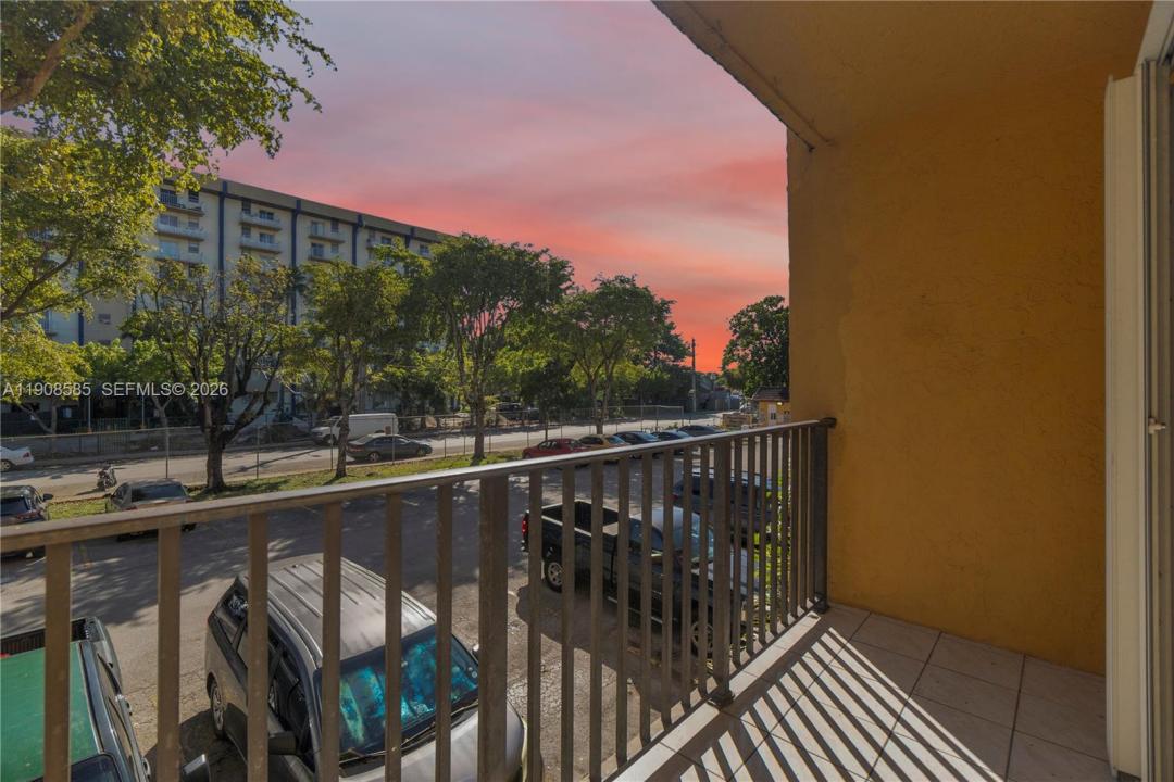 4709 NW 7th St 204-9, Miami, Floride 33126, États-Unis