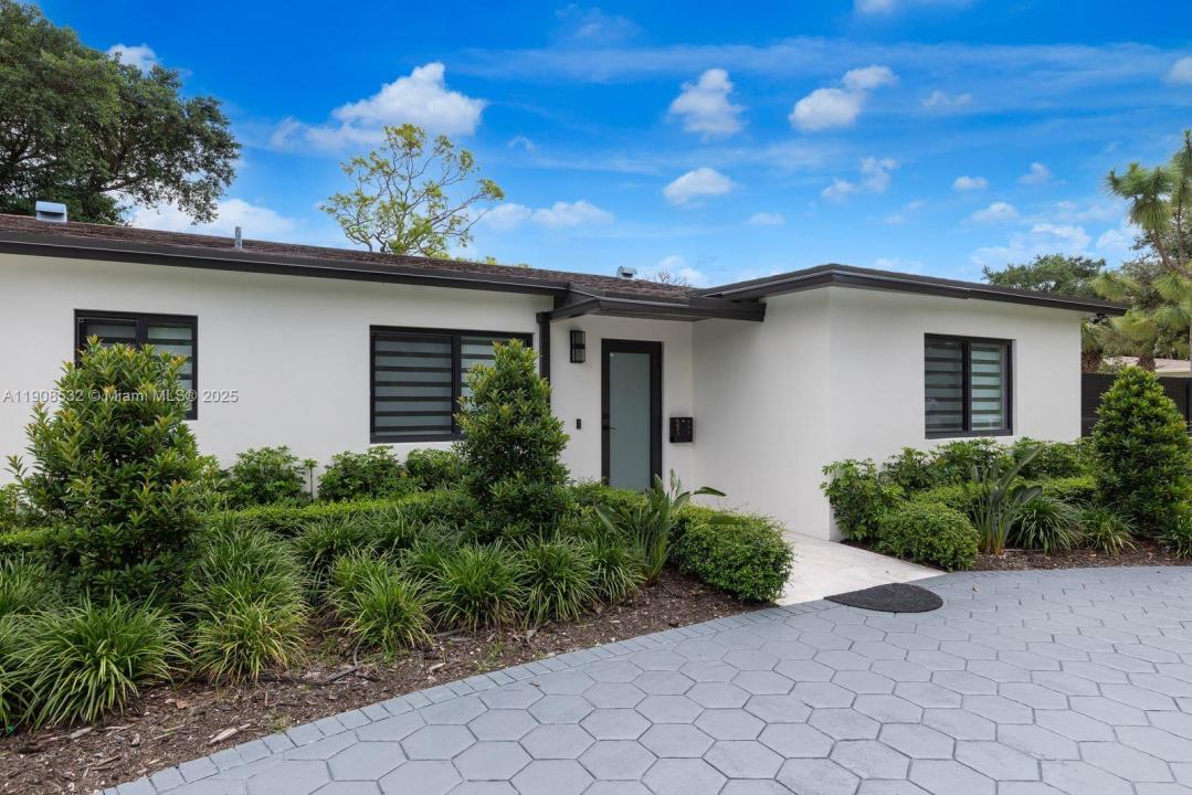 5641 SW 67th Ave, South Miami, Floryda 33143, USA