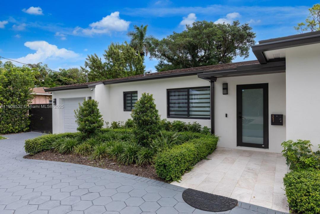 5641 SW 67th Ave, South Miami, Floryda 33143, USA