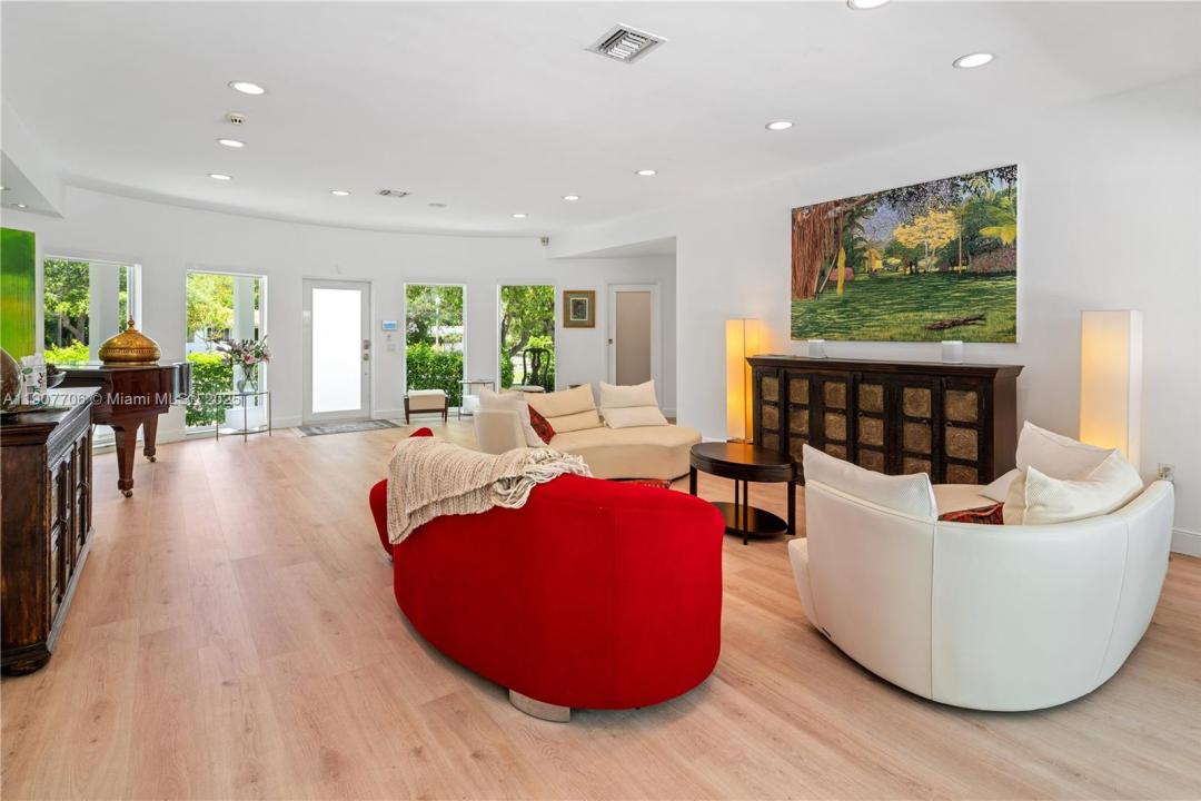 200 S Shore Dr S, Miami, Florida 33133