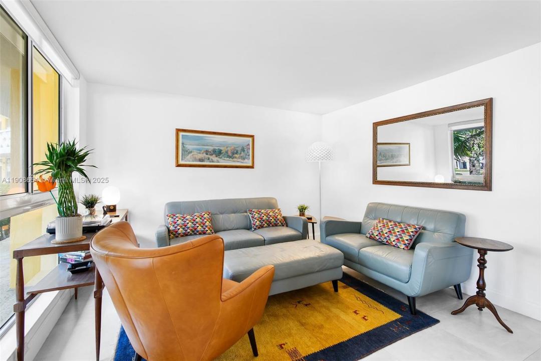 2400 NE 9th St 104, Fort Lauderdale, Floryda 33304, USA