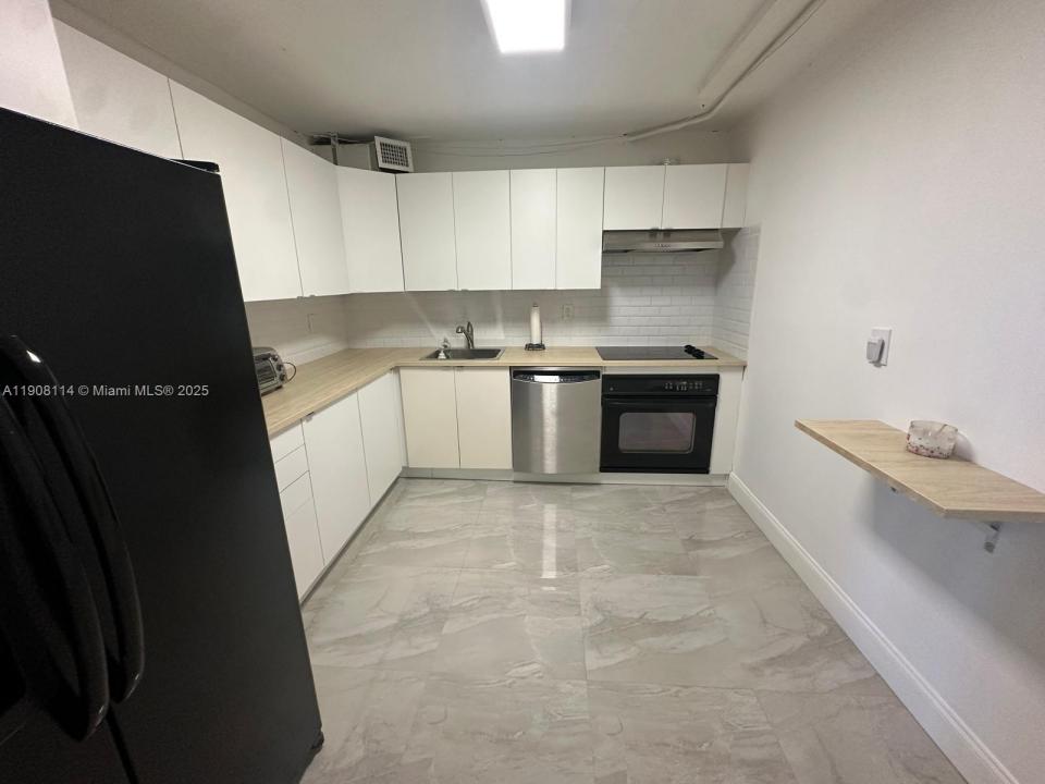 2450 NE 135th St 212, North Miami, فلوريدا 33181, الولايات المتحدة