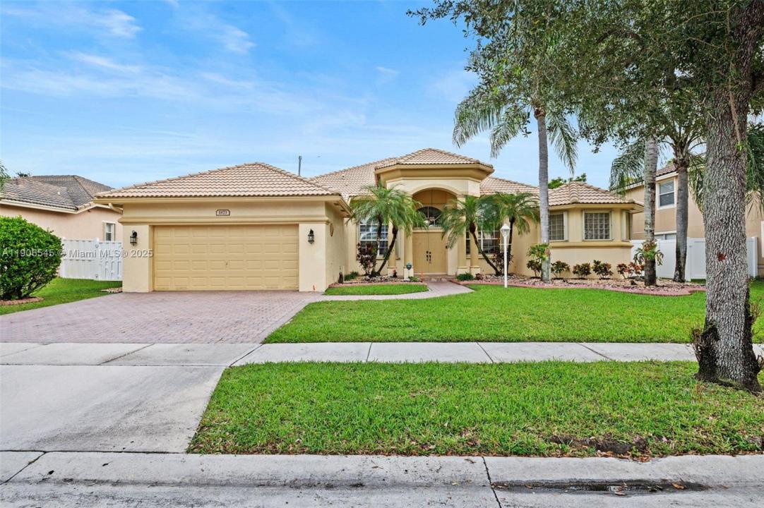 1873 NW 139th Ave, Pembroke Pines, Florida 33028