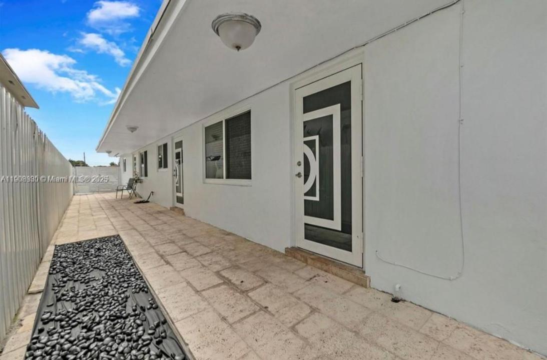 329 W 18th St, Hialeah, Florida 33010