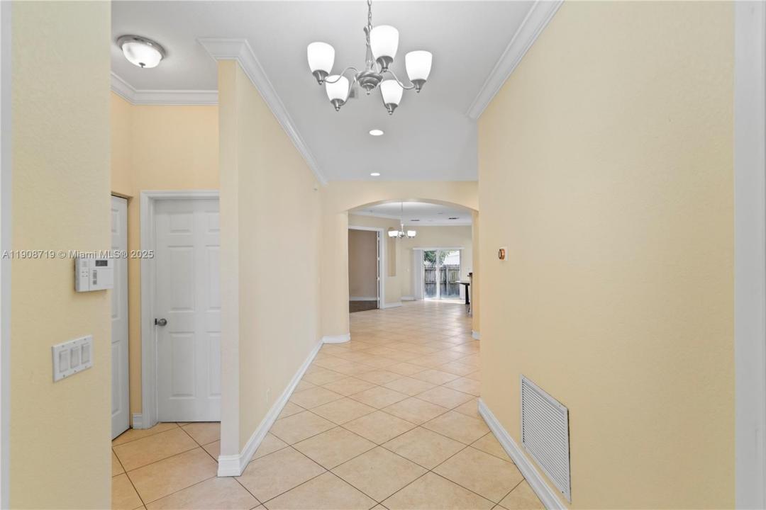 2588 NW 5th St, Pompano Beach, Floride 33069, États-Unis