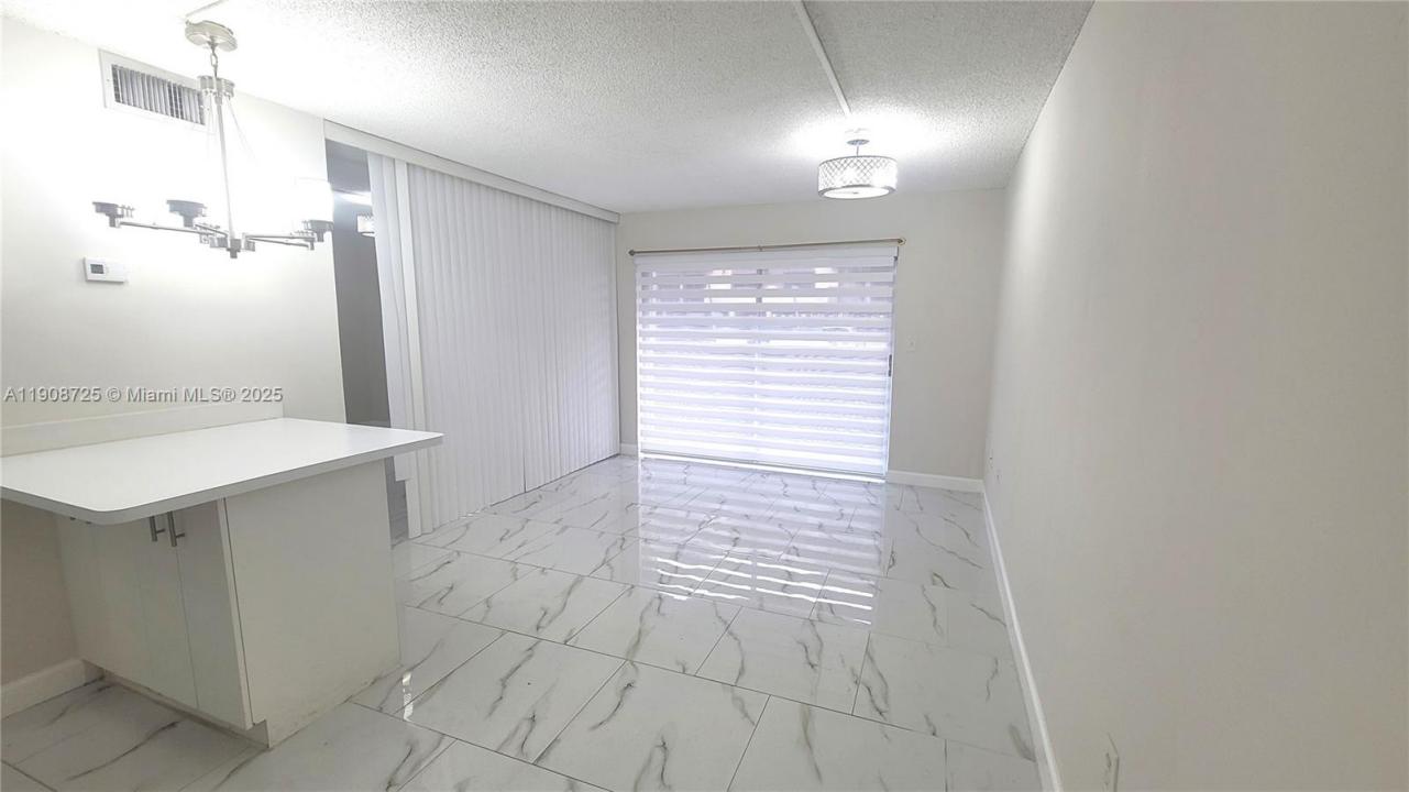 5201 NW 7th St 106, Miami, Florida 33126