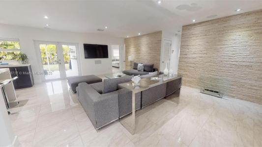 10805 SW 156th Ter 1, Miami, Florida 33157, USA