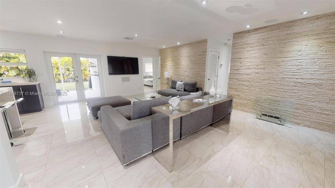 10805 SW 156th Ter 1, Miami, Floryda 33157, USA