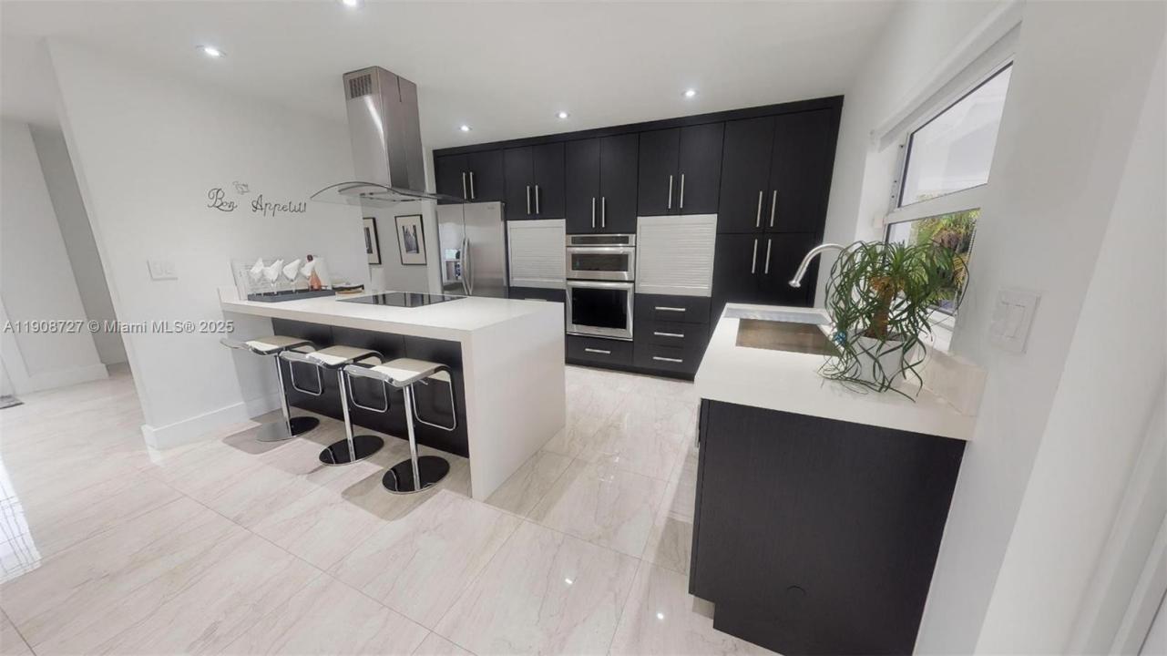 10805 SW 156th Ter 1, Miami, Floryda 33157, USA