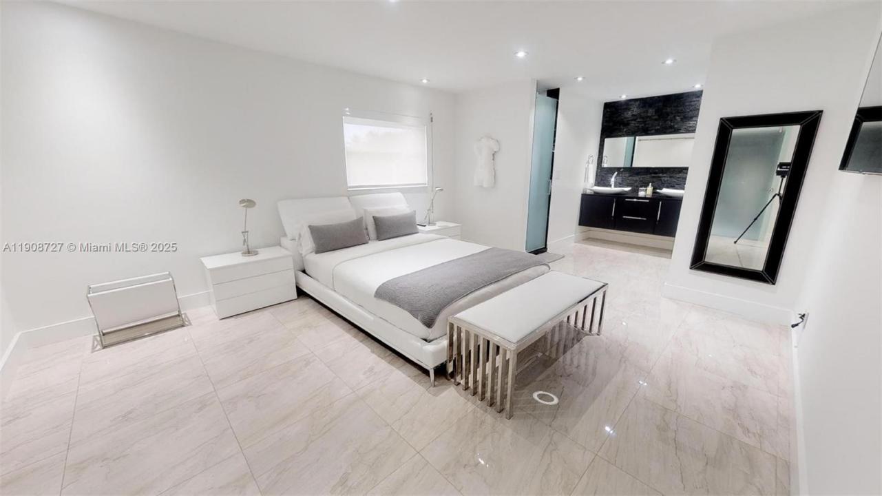 10805 SW 156th Ter 1, Miami, Floryda 33157, USA