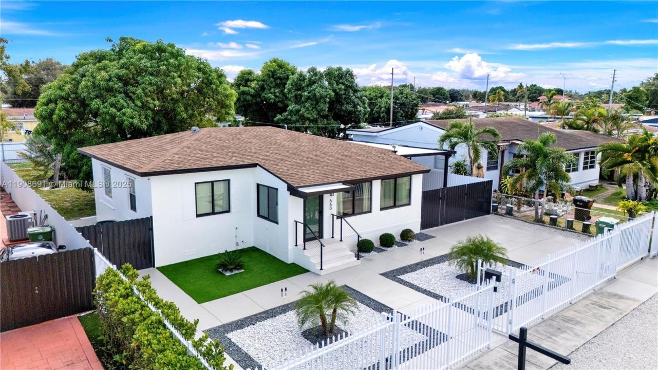 660 E 38th St, Hialeah, Florida 33013, USA