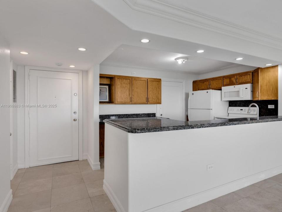 7135 Collins Ave 523, Miami Beach, Florida 33141, HOA KỲ