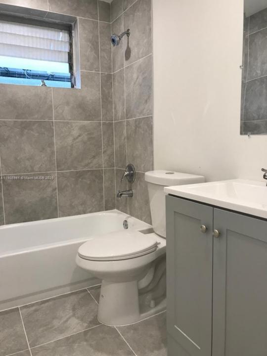 North Miami Beach, Флорида 33162, Соединенные Штаты