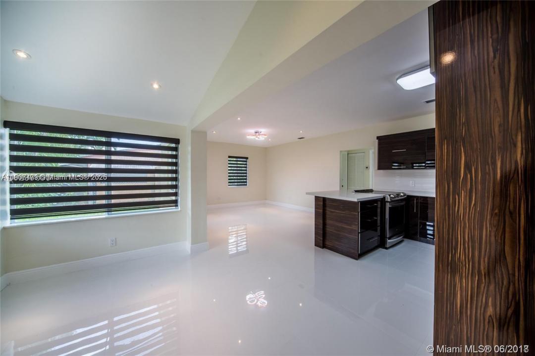 1748 NE 180th St, North Miami Beach, Floride 33162, États-Unis