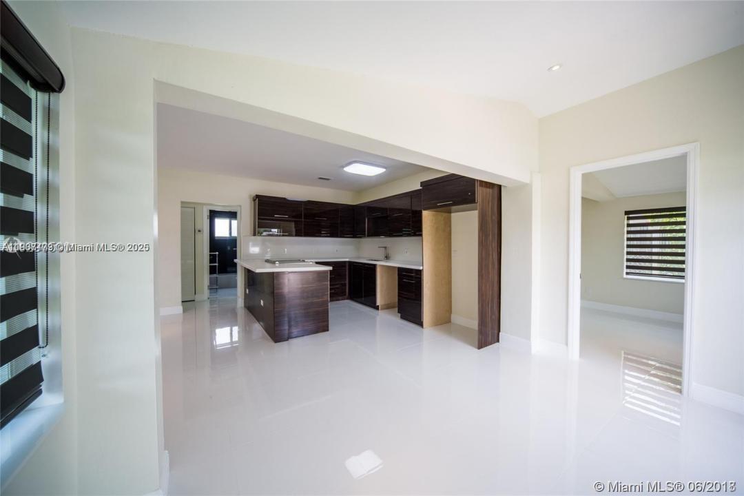 1748 NE 180th St, North Miami Beach, Floride 33162, États-Unis