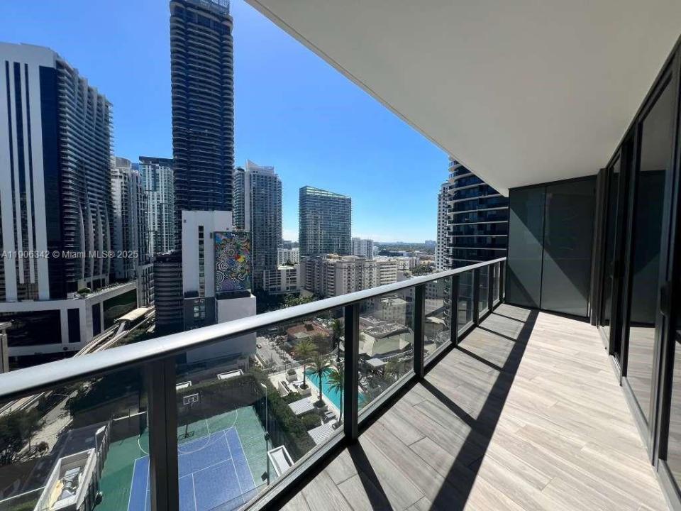 801 S Miami Ave 1803, Miami, Floryda 33130, USA