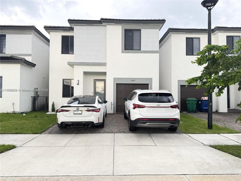13627 SW 157th Ct, Miami, Florida 33196