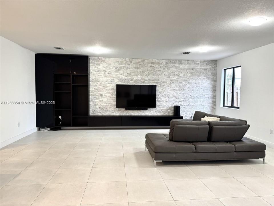 13627 SW 157th Ct, Miami, Florida 33196