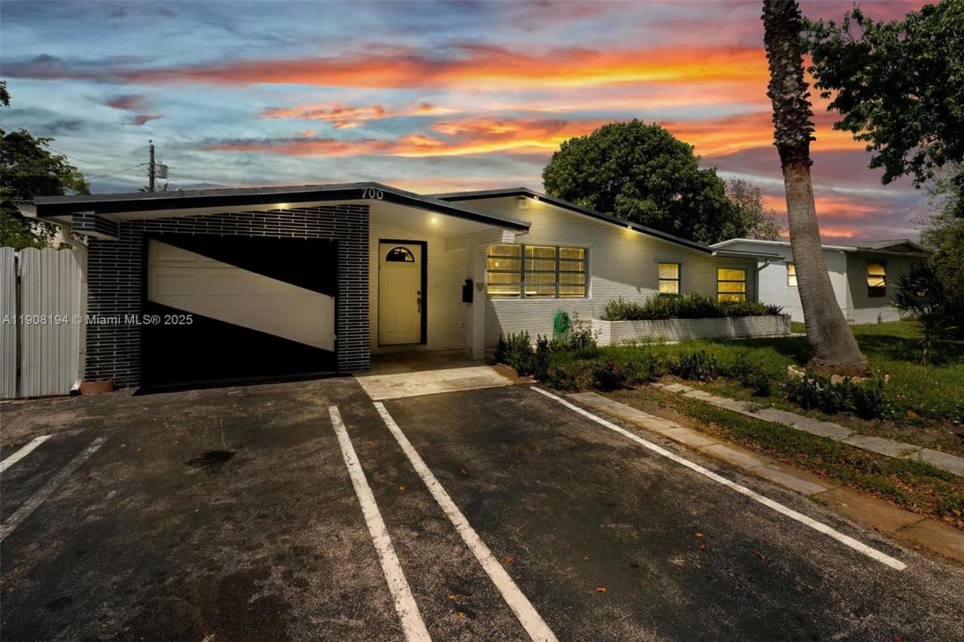 700 SW 67th Ave, Pembroke Pines, Floride 33023, États-Unis