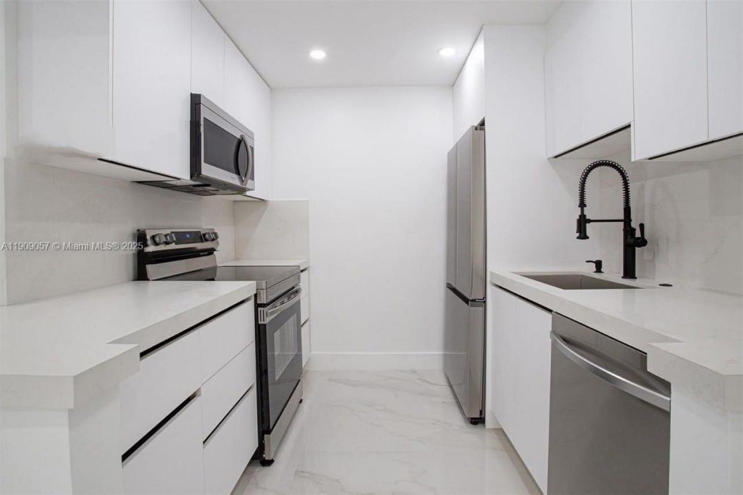 13250 SW 7th Ct 204L, Pembroke Pines, Flórida 33027, Estados Unidos