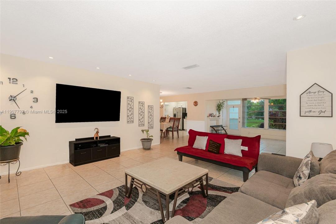 6903 NW 74th Pl, Tamarac, פלורידה 33321, ארצות הברית של אמריקה