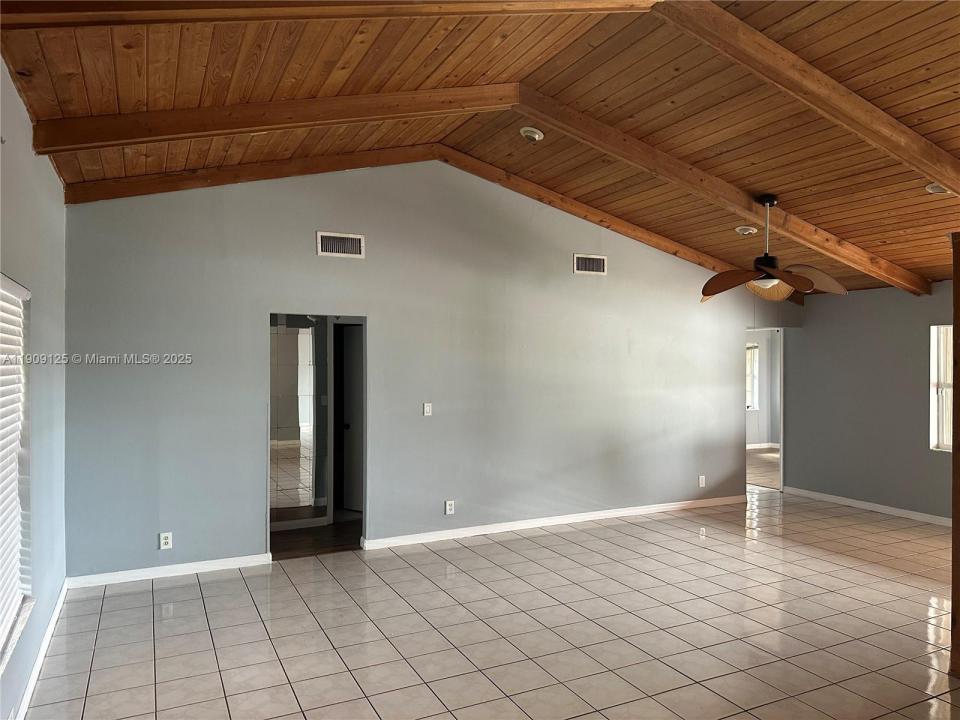 1107 SW 83rd Ave, North Lauderdale, Flórida 33068, Estados Unidos