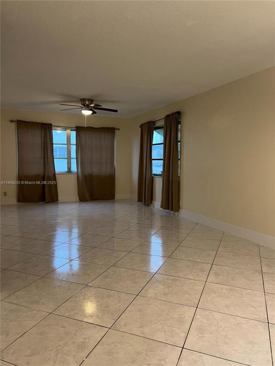 1521 NW 43rd Ave 107, Lauderhill, フロリダ 33313, アメリカ合衆国