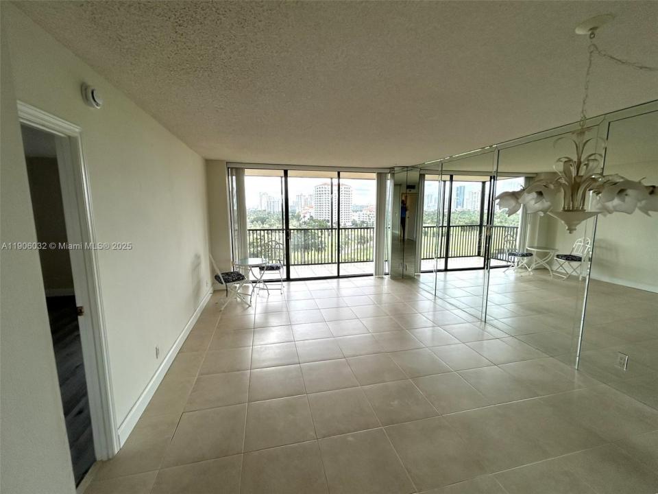 20379 W Country Club Dr 1035, Aventura, Floride 33180, États-Unis