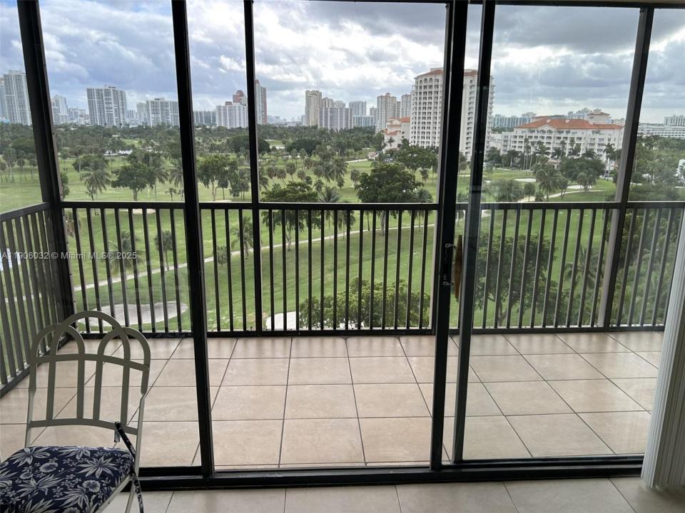 20379 W Country Club Dr 1035, Aventura, Floride 33180, États-Unis