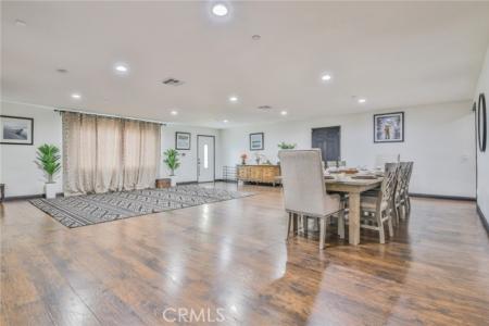 W Arbutus, Compton, كاليفورنيا 90220, الولايات المتحدة