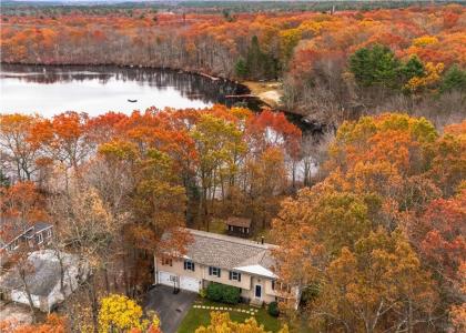 29 Round Lake Drive, Burrillville, Rhode Island 02859, États-Unis