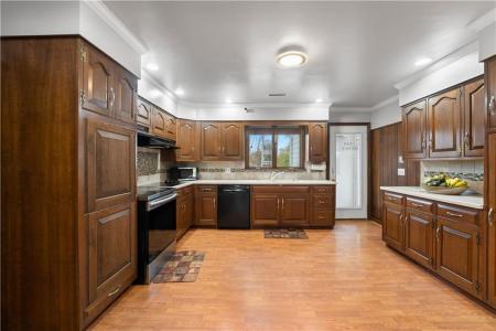 446 Budlong Road, Cranston, Rhode Island 02920, USA