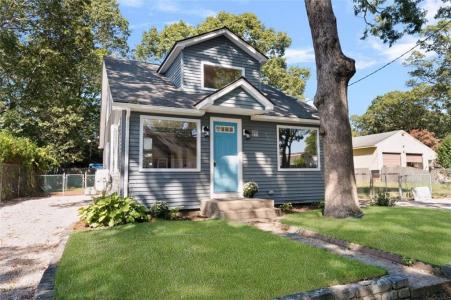 211 Wood Street, Warwick, RI 02889, USA