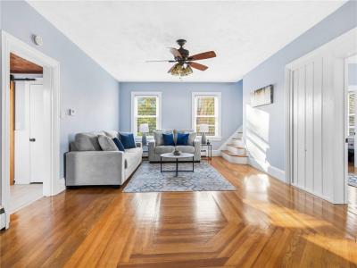 12 Earl Street, West Warwick, ロードアイランド 02893, アメリカ合衆国