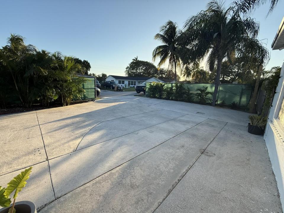 1613 Sherwood Avenue, Mangonia Park, 플로리다 33407, 미국