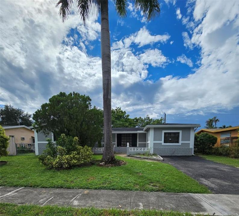 3951 NW 36th Ave, Lauderdale Lakes, Florida 33309
