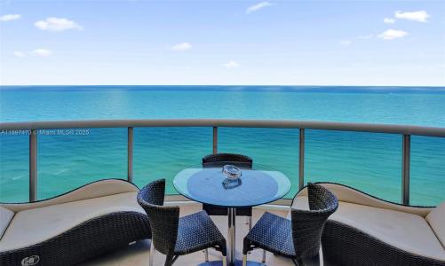 17555 Collins Ave 2703, Sunny Isles Beach, Florida 33160, USA