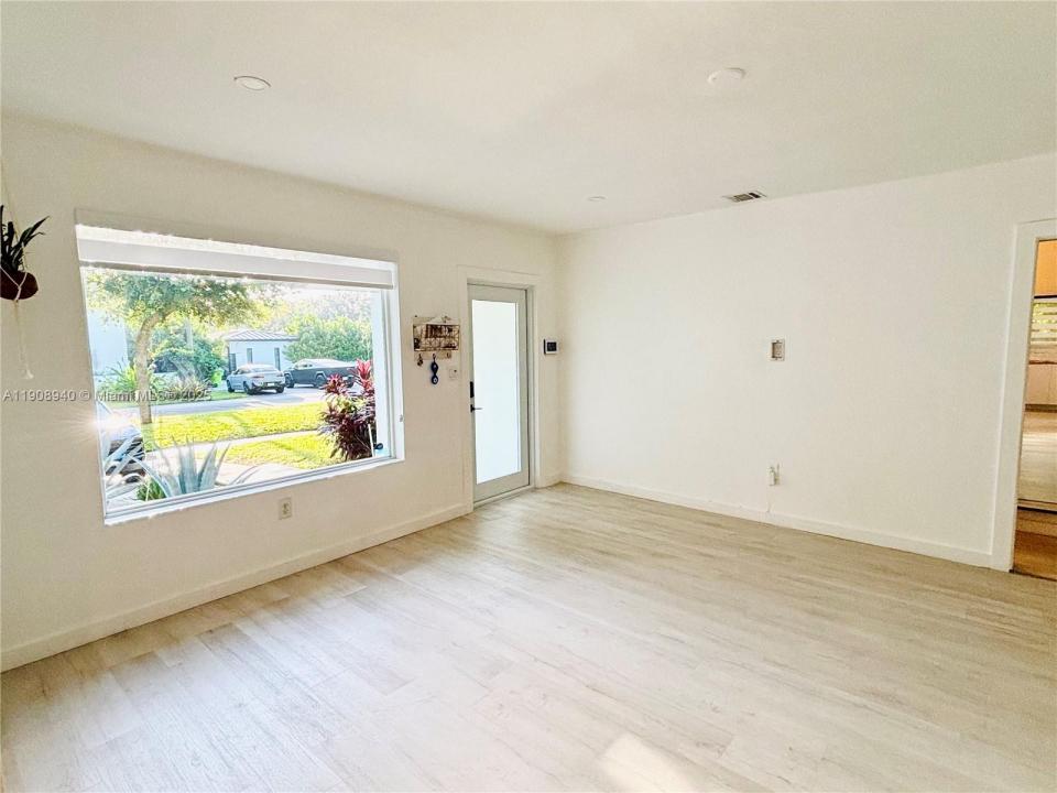 El Portal, Florida 33138