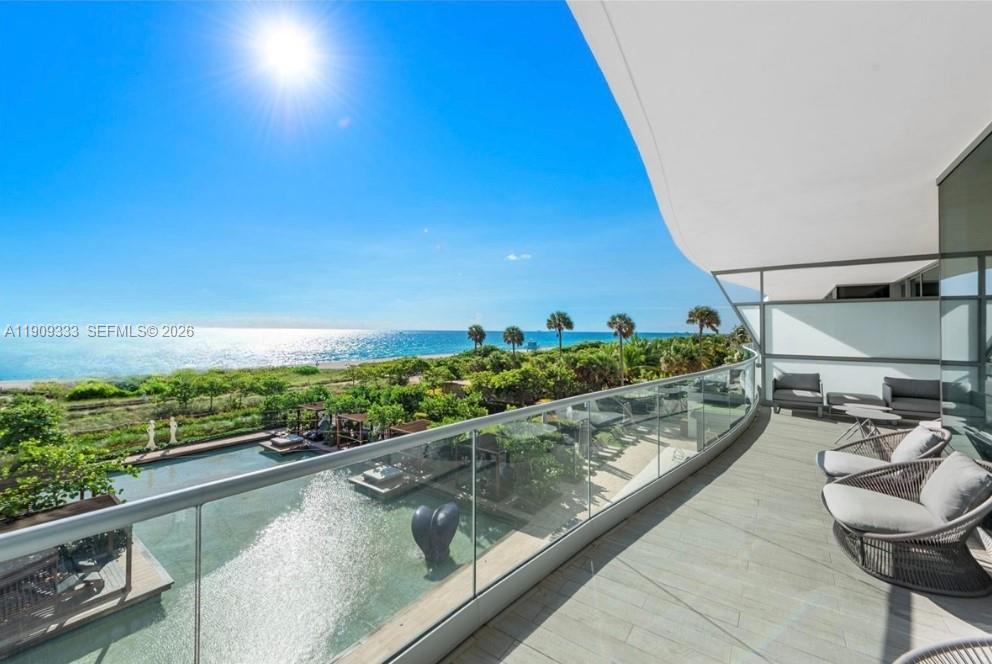 9349 Collins Ave 304, Surfside, Floryda 33154, USA