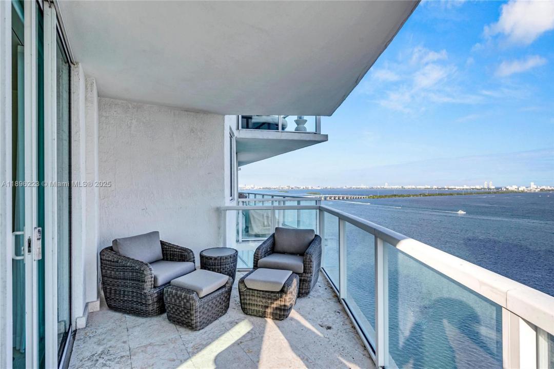 665 NE 25th St 2301, Miami, فلوريدا 33137, الولايات المتحدة