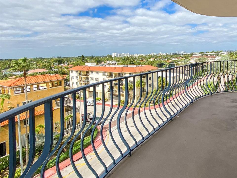 8877 Collins Ave 604, Surfside, Florida 33154