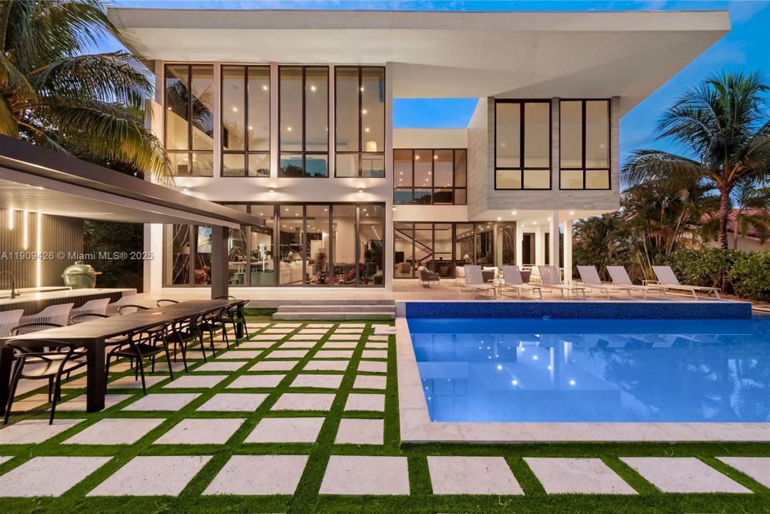 521 Holiday Dr, Hallandale Beach, 플로리다 33009, 미국