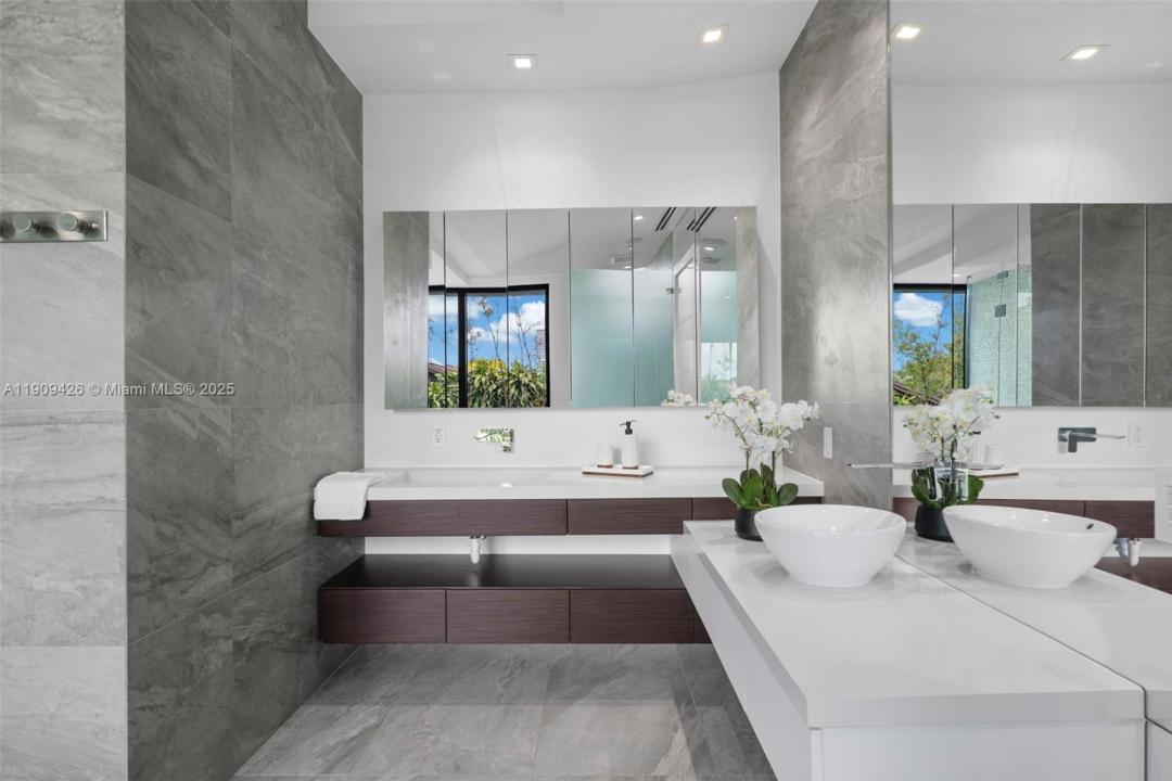 521 Holiday Dr, Hallandale Beach, 플로리다 33009, 미국