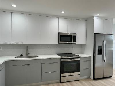 161 Bentley Dr B, Miami Springs, Florida 33166, USA