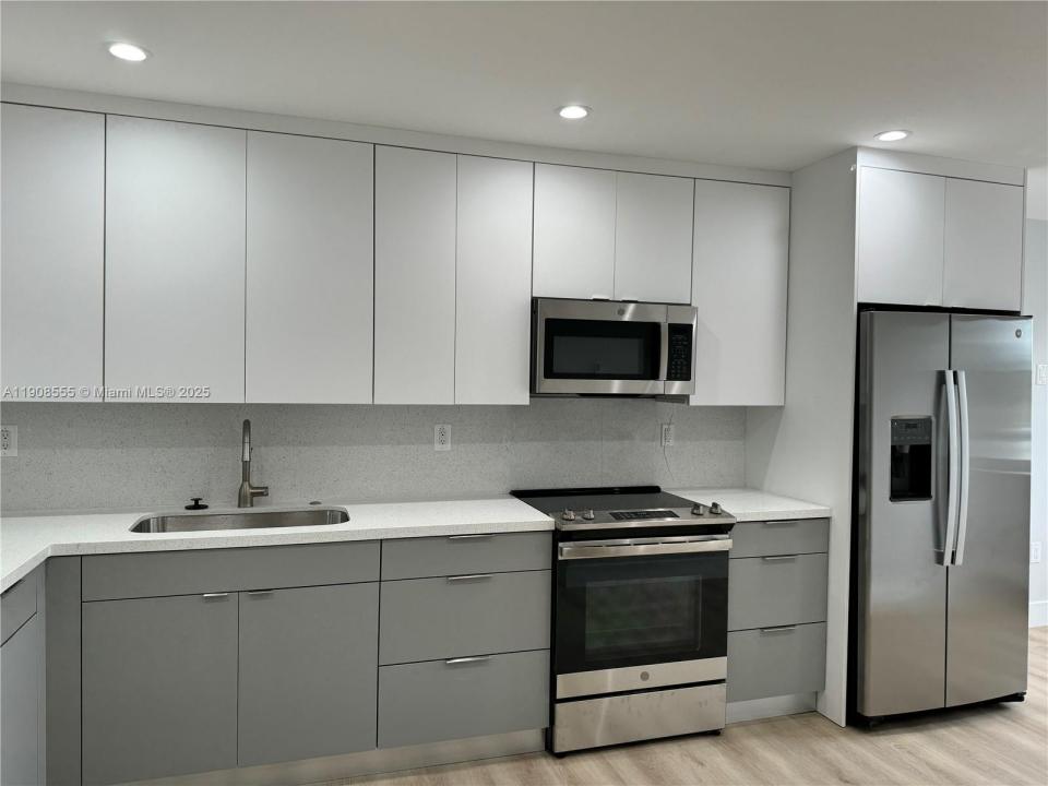 161 Bentley Dr B, Miami Springs, Floride 33166, États-Unis