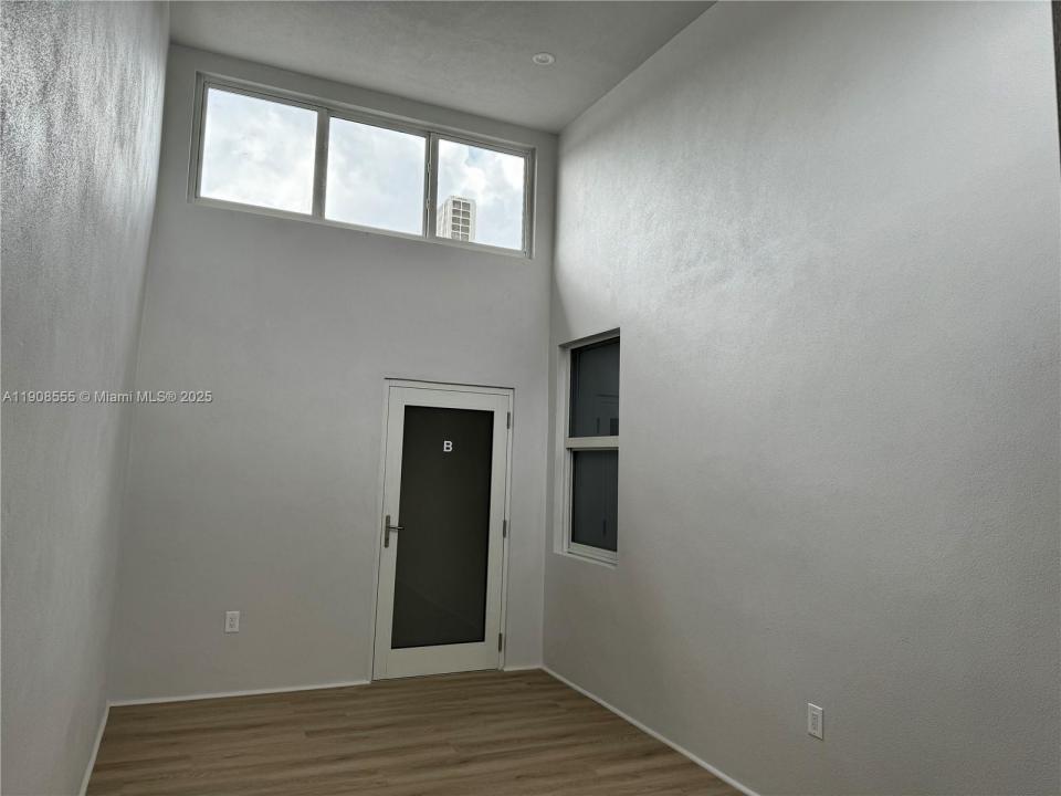 161 Bentley Dr B, Miami Springs, Floride 33166, États-Unis