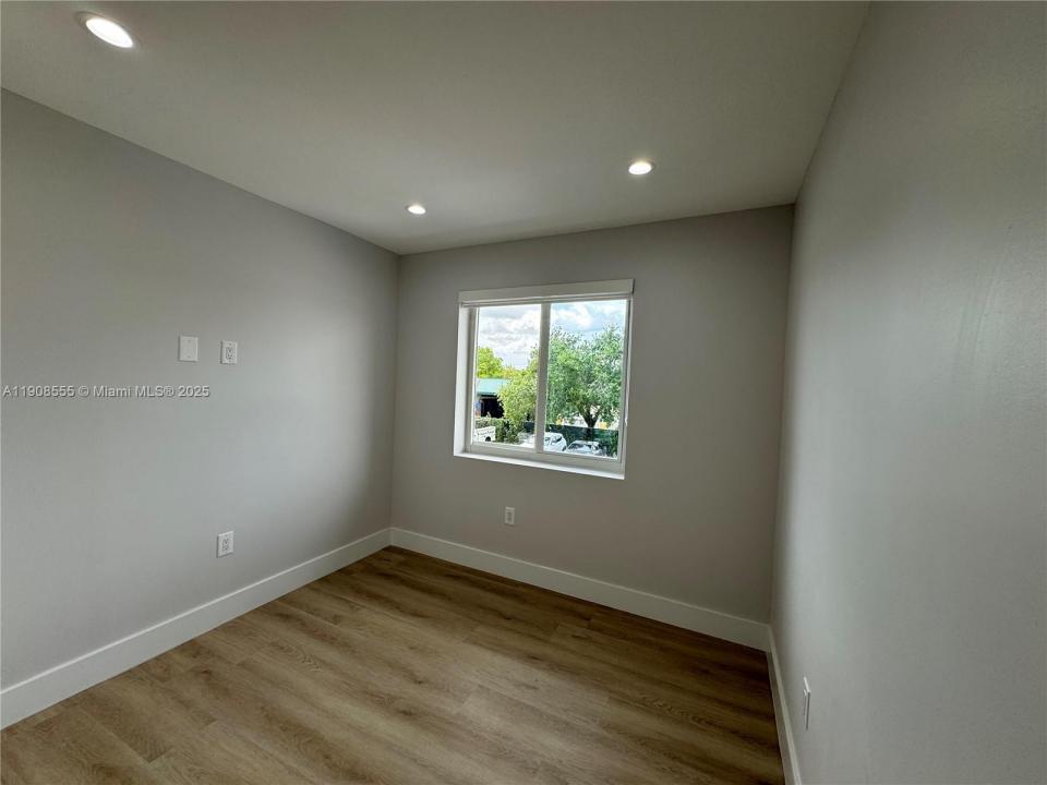 161 Bentley Dr B, Miami Springs, Floride 33166, États-Unis