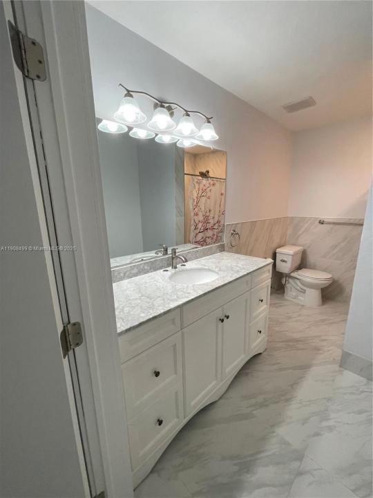 405 SW 5th St 1-3, Hallandale Beach, フロリダ 33009, アメリカ合衆国