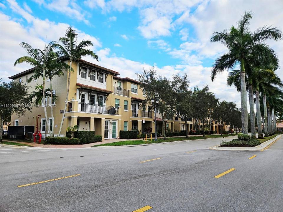 809 SW 147 AVE 1401, Pembroke Pines, Florida 33027, Stati Uniti