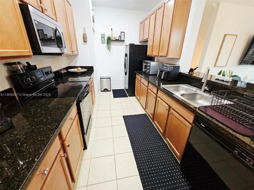 809 SW 147 AVE 1401, Pembroke Pines, Florida 33027, Stati Uniti